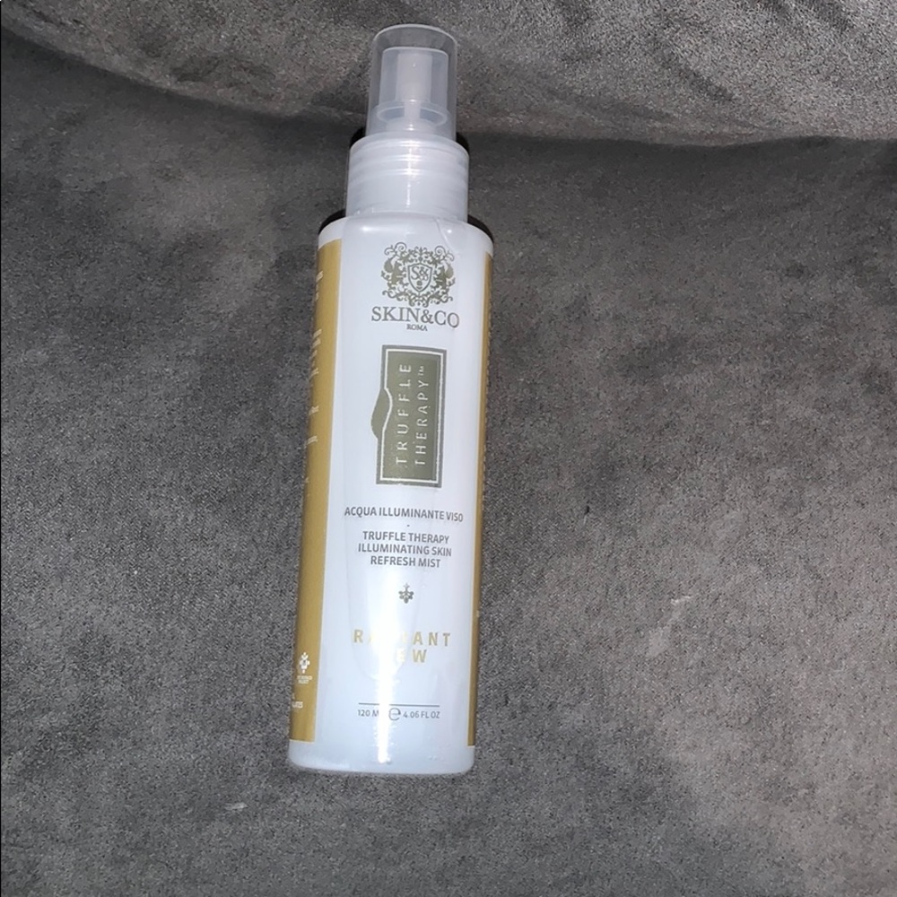 Akin&comes radiant dew